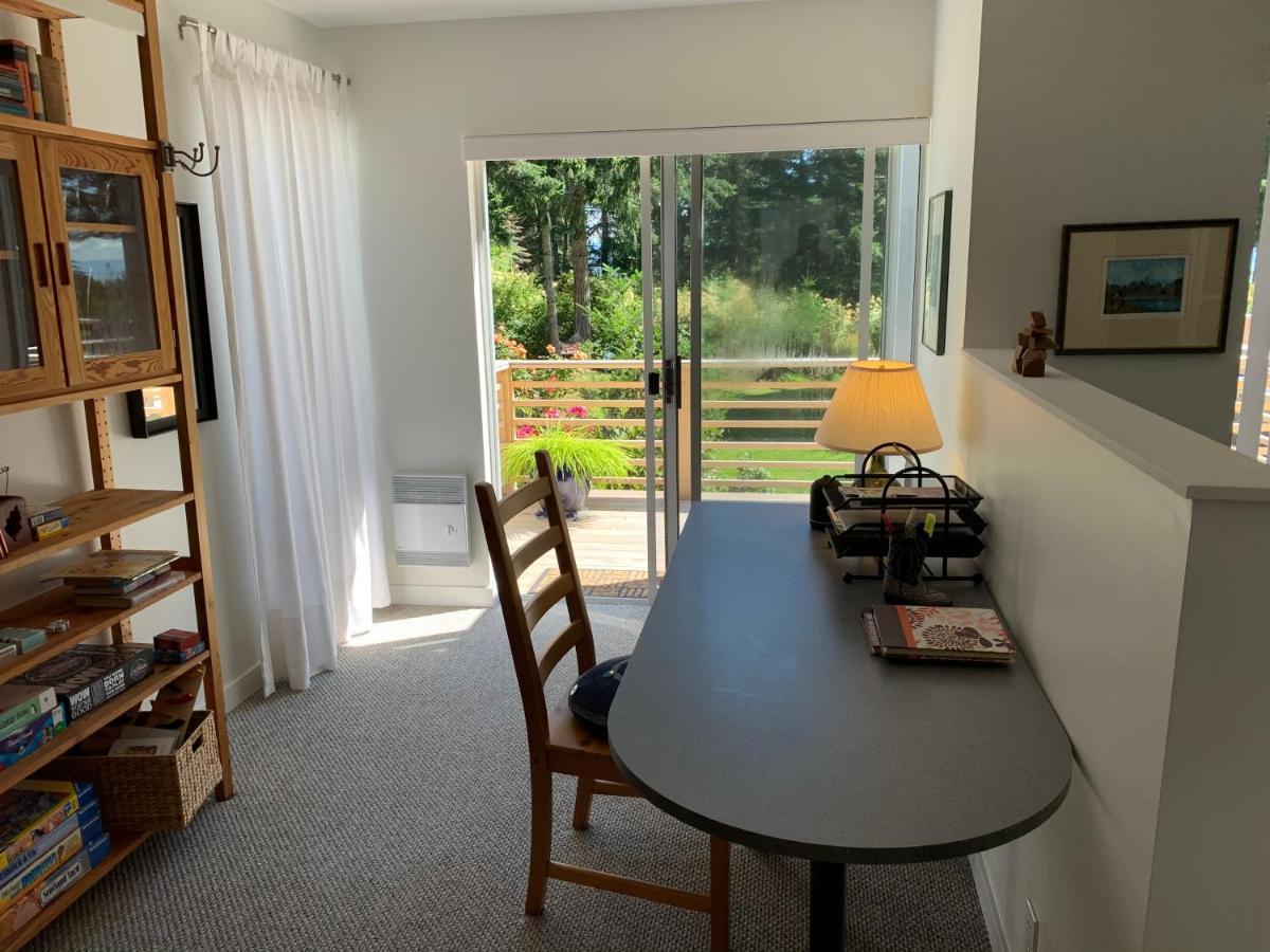 Forest By The Sea Rentals Merville Esterno foto